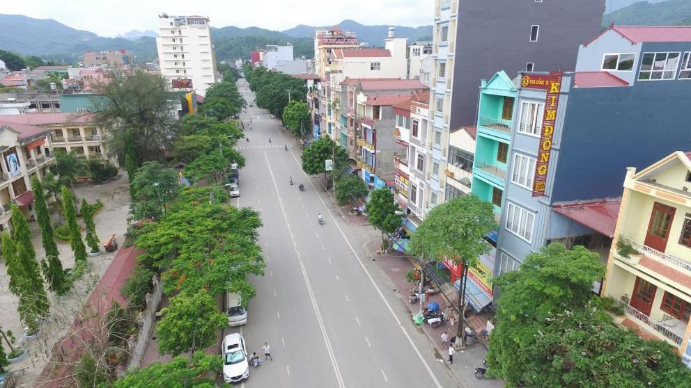 Hôtel Khach San Kim Dong à Hoang Nga Extérieur photo