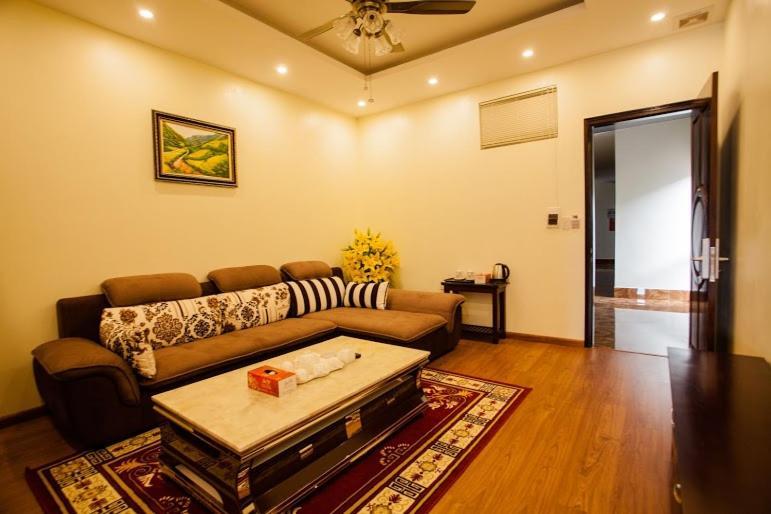 Hôtel Khach San Kim Dong à Hoang Nga Extérieur photo